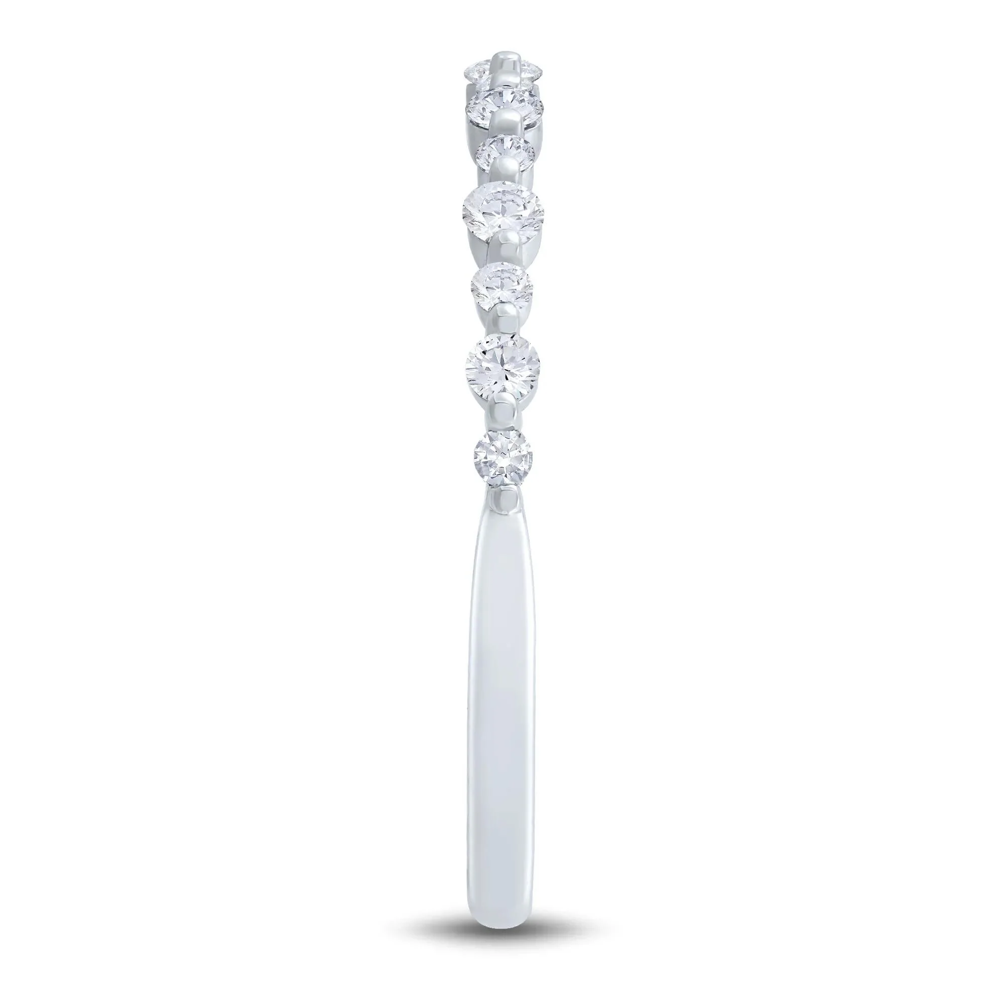 1/4 CT. Tw. Diamond Shared-Prong Band Ring 10K White Gold Round Brilliant Cut Size 6 1mm - Image 3